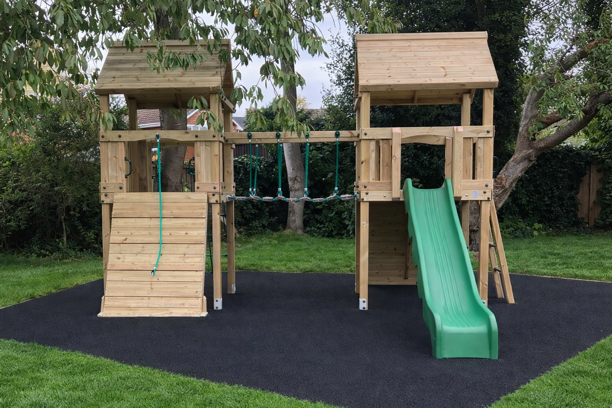 ACTIVE Woodland towers – 2x 1.5 height platforms, with slide, 4 accessories