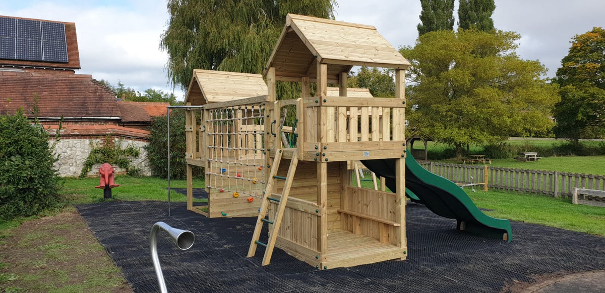 ACTIVE Hampton towers – 3 x 140x140cm platforms- 1.5 and 1.2m platform height