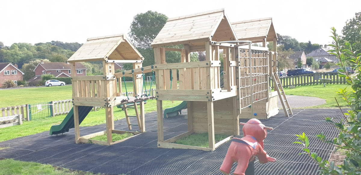 ACTIVE Hampton towers – 3 x 140x140cm platforms- 1.5 and 1.2m platform height