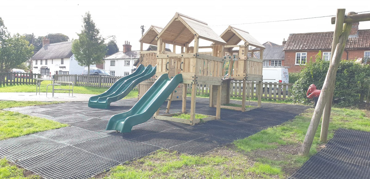 ACTIVE Hampton towers – 3 x 140x140cm platforms- 1.5 and 1.2m platform height