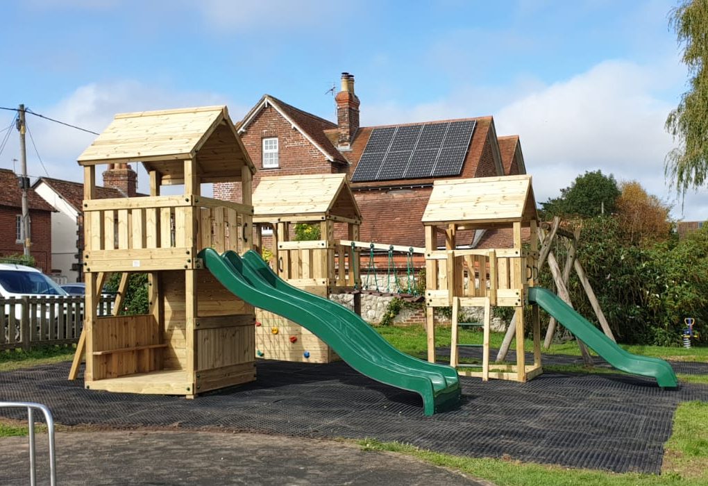ACTIVE Hampton towers – 3 x 140x140cm platforms- 1.5 and 1.2m platform height