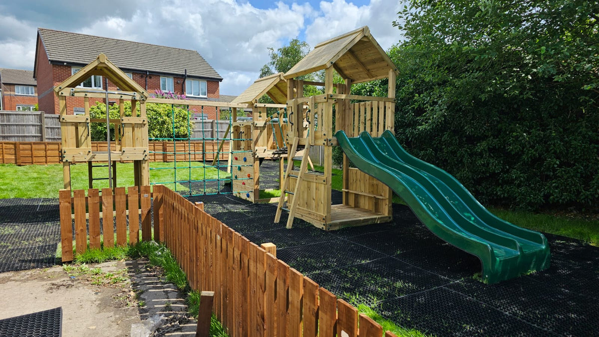 ACTIVE Hampton towers – 3 x 140x140cm platforms- 1.5 and 1.2m platform height