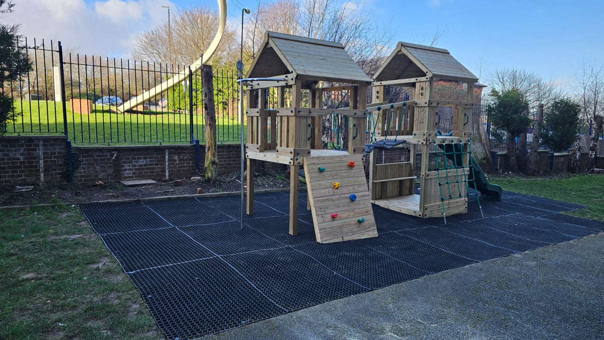 ACTIVE Longtown towers – 140x140cm- 1.5 and 1.2m platform height, with slide, 3 accessories, seating