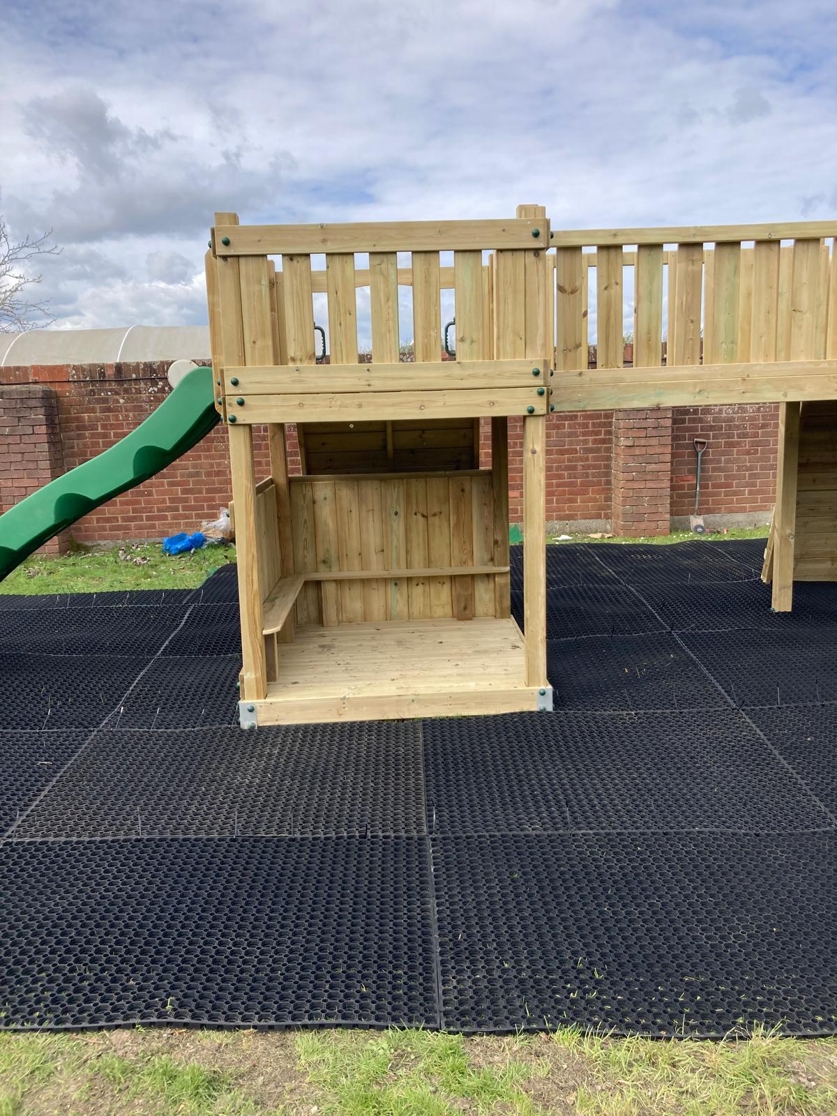 ACTIVE Lodge climbing frame – 2x 1.5 height platforms, with slide, 4 accessories