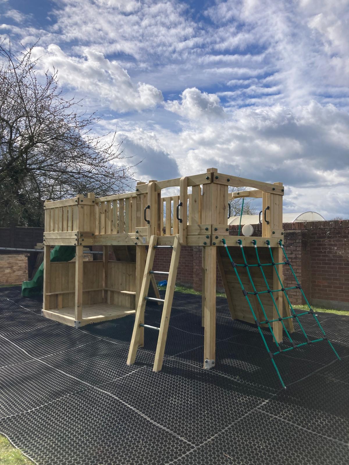 ACTIVE Lodge climbing frame – 2x 1.5 height platforms, with slide, 4 accessories