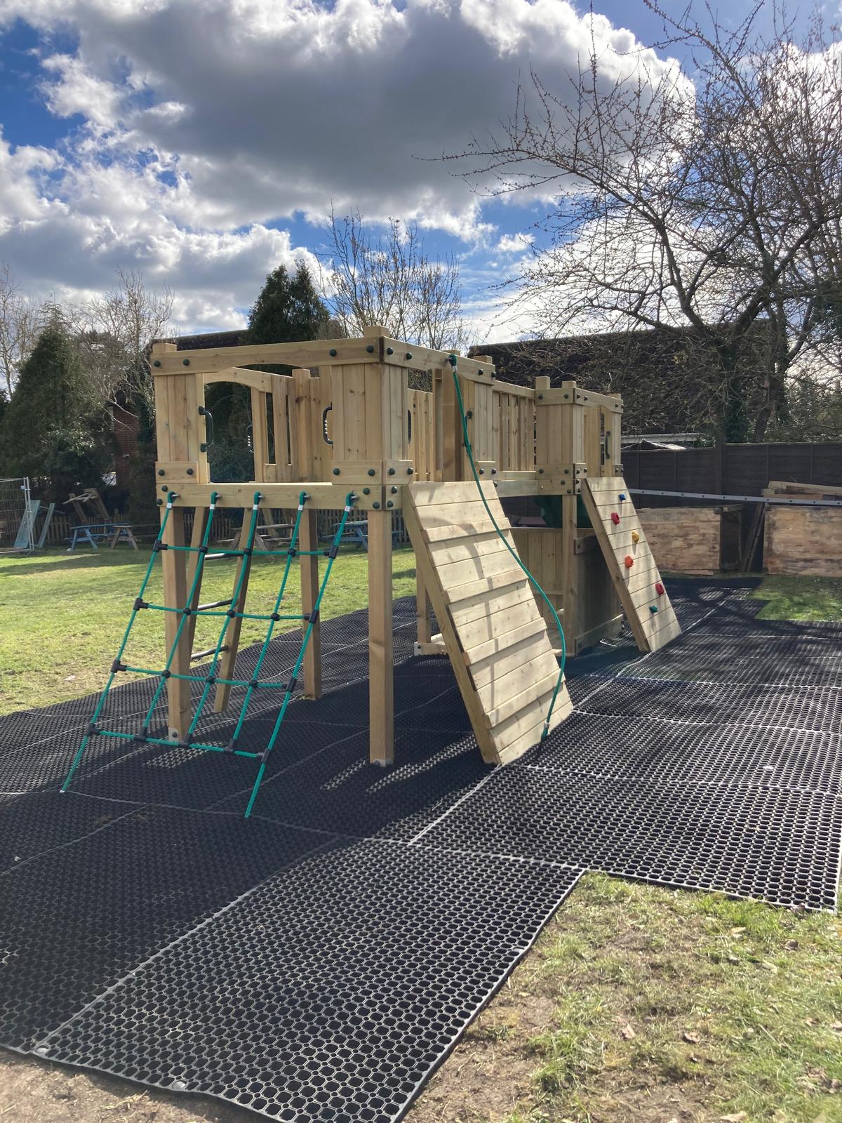 ACTIVE Lodge climbing frame – 2x 1.5 height platforms, with slide, 4 accessories