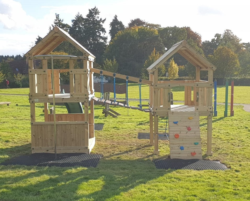 ACTIVE Longtown towers – 140x140cm- 1.5 and 1.2m platform height, with slide, 3 accessories, seating